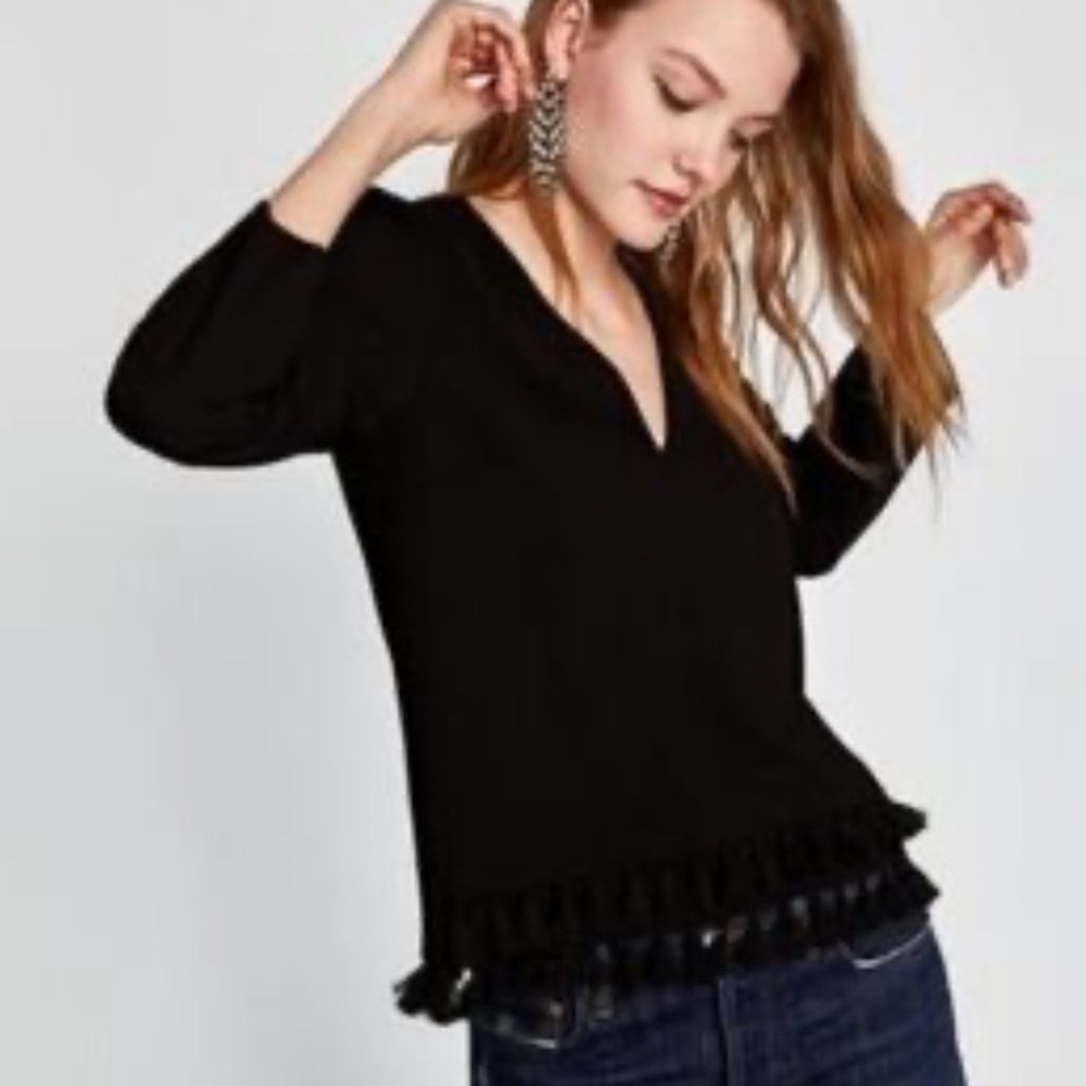 Zara Black V-Neck Long Sleeve Fringe Hem Top Size Small